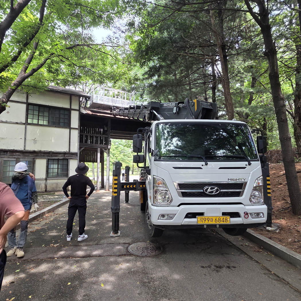가로수 전지 스카이차 작업사진